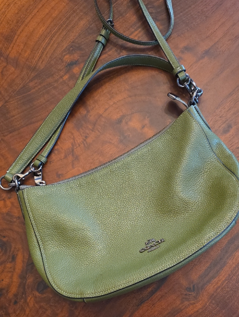 Coach 🥑Olive Green Pebble Leather Shoulder Hobo 🥑